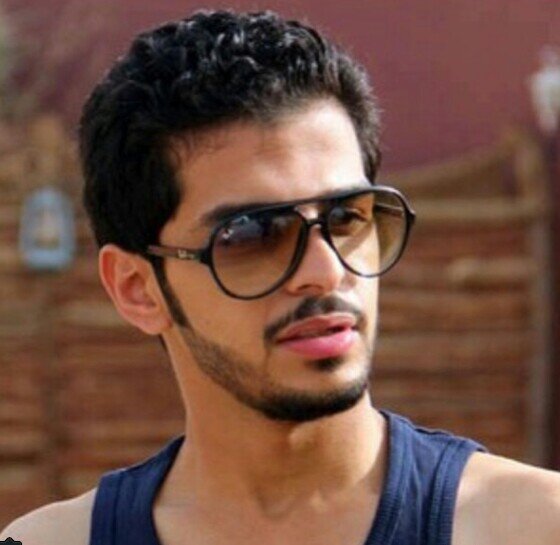 ‏‏‏انا لست شعيفان محمد بل  فتاة معجبة به فقط ♥ ♥