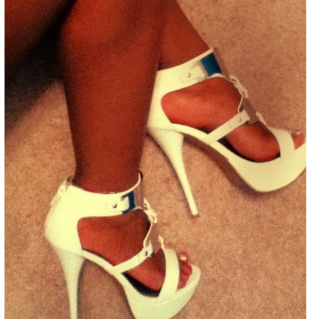 IG: janise_michelle   Student • #GSU16 • Poet • Employed & Gettin it •   Twerk on ya face while I tweet! #teamDarkSkin.