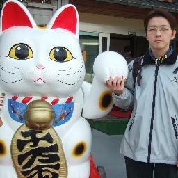 敝姓 胡 
名 益彰
2/18生 水瓶座 血型B
(行不改名~坐不改名)