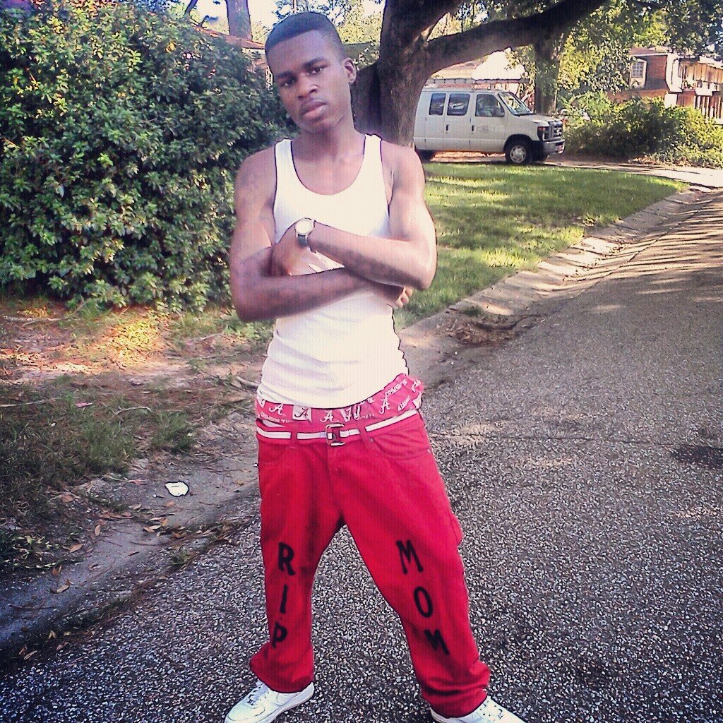 I BEEN ON MY SHIT,IF I FELL OFF ILL KNO HOW 2 GET BACK UP...   #SINGLE  #BOUT MONEY  #TATTED    R.I.P MOMMA

FOLLOW ME & ILL FOLOW BACK