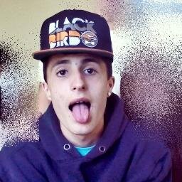 Namorando ;3 17 Anos, Corinthians , Deus s2 ! Coca, Doritos, Odeio Falsidade u.ú Bipolar ;x ! Segue ? avisa que sigo de volta ;* s2
