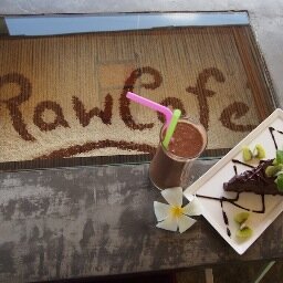Incredible Raw food cuisine in Rawai, Phuket Island | #Raw cheesecakes, shakes, pizzas, breakfasts | Health Food | #Detox |