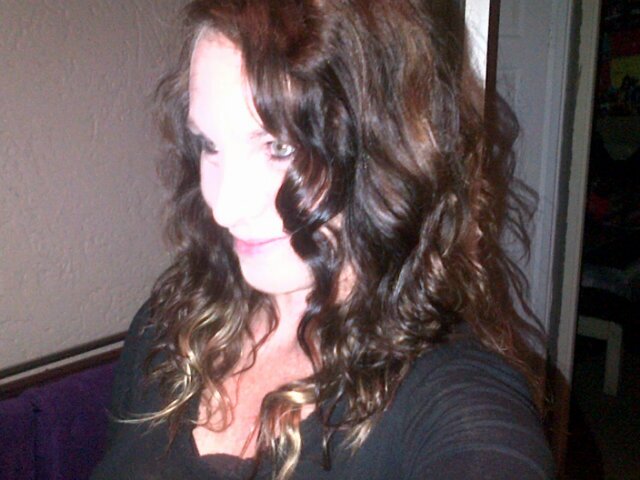 suegiraffe14's profile picture. Content and Shining! Mom to 2 beautiful young adults, they r my life and LOVE them to bits! My baby girl a burn survivor and an inspiration to all @neec2822 XXX