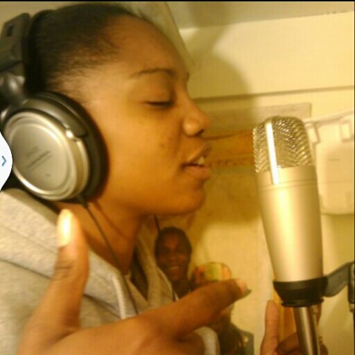 I love life and I go hard as hell on the mic, YEP I sing and rap. #TheClik #TeamHippop/R/B #TeamConfident #TeamTish #