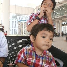 A mother of 4 cute children.homy . kind n friendly its me.Thanks god my lifes complete now.