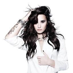 ✖ I love Demi Lovato to the moon and back ✖