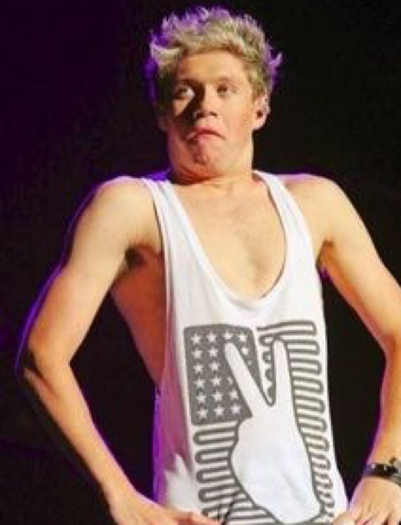 I love One direction and Little mix!!