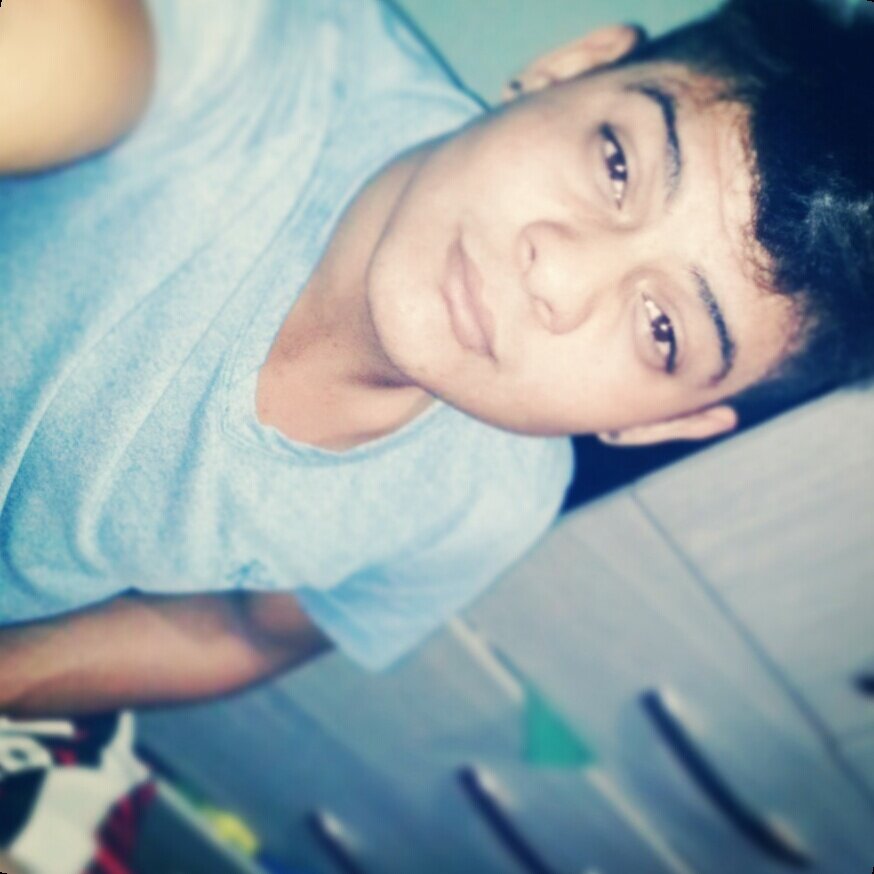 -My steps αre long, without direction
