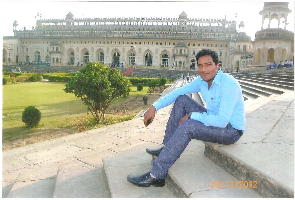 Dekha hai humane bhi aajma kar,
De jate hai dhokha log karib aakar!
Kahati hai duniya magar dil nhi manta,
Kya aap bhi bhool jaoge hume apna Dost banakr