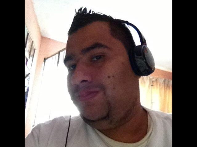 Zoy.  Aun.  Dj.