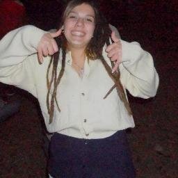 Ana Caroline, 17 anos, extremamente apaixonada por musica / mudou para @anamariju