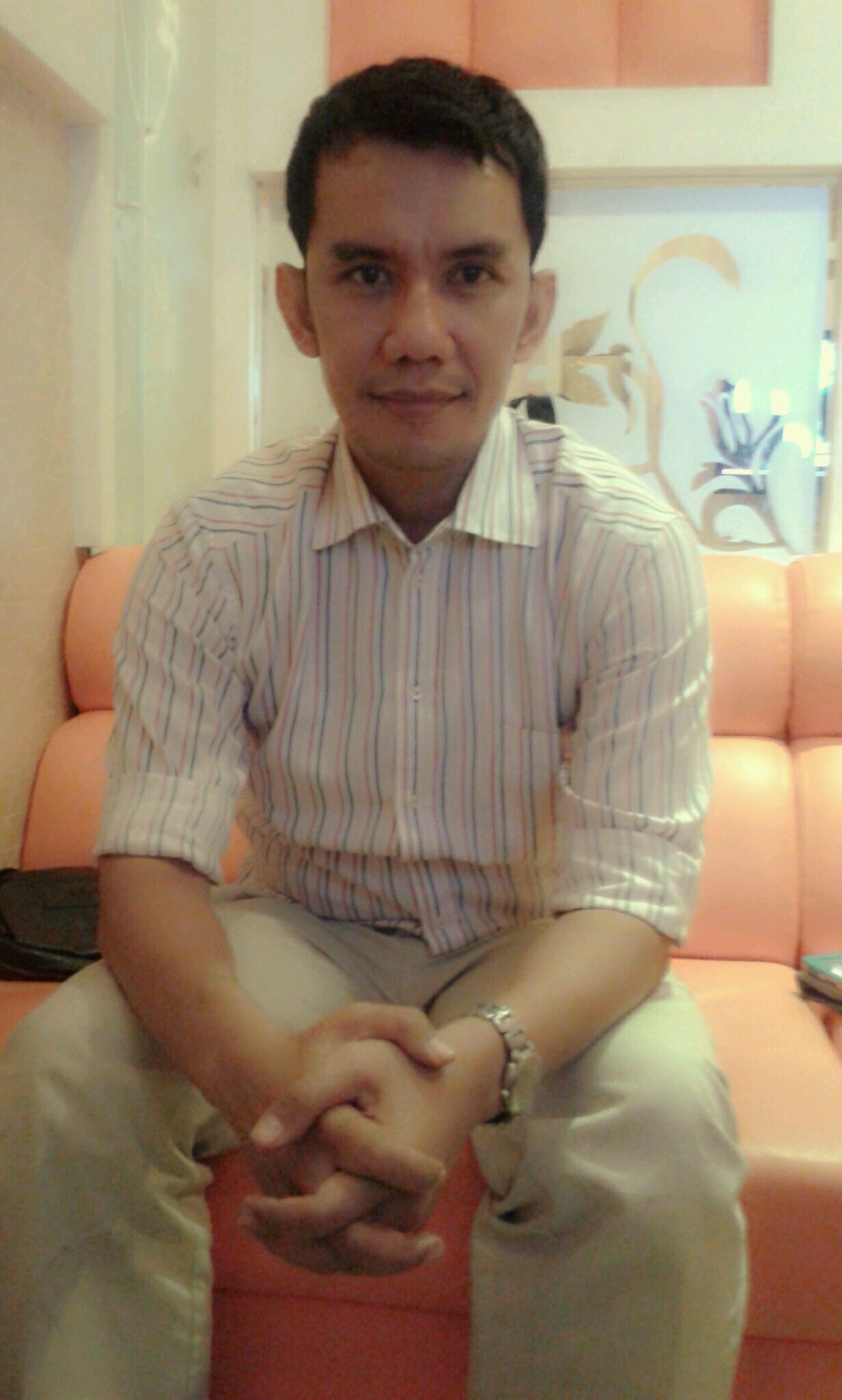 Joerado's profile picture. I'm 33 for a moment, still the man, but you see I'm a they, a kid on the way, a family on my mind.