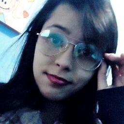 Cânceriana, Brincalhona , Bobona, Sincera, Carinhosa, Palmerense 3, E sim Ciumenta, Defendo com unhas e dentes quem amo. Quer saber mais?  So seguir :D