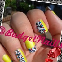 Blogger ♥ youtuber ♥ 15 jaar ♥ 3havo ♥ veel lol ♥ veel nagellak ♥ BudgetNaills ♥