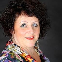 eigenaresse VONJAxl/ de damesmodezaak merkkleding grote maten in Limburg/ vrouw van Ed/ moeder / passie / carnaval / vrouwennetwerk / Sittard