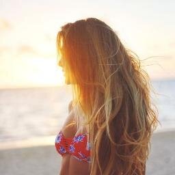 CarolHertz's profile picture. Carioca da gema, flamenguista, fanática por academia e nutrição.