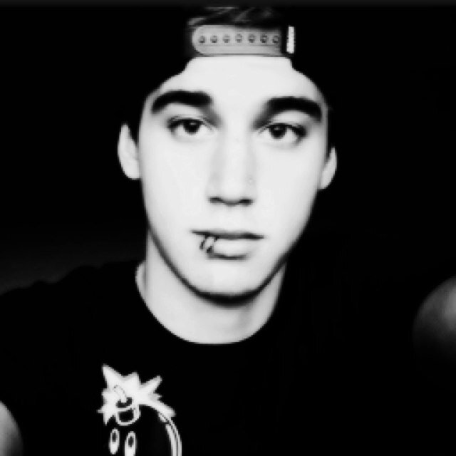 Luke Brooks | single | kik @BasicLukeBrooks | used to be @FraudLukeBrooks | nigga lets be friends and have babys ok? bc YOLO.
