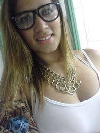 Qm sou eu aquela garotinha sonhadoraa  qe sabe oq qr ;)♥