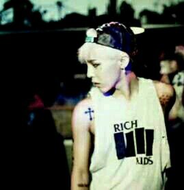 I'm a G to the D, Gold n Diamond bot ( real : @IBGDRGN ) stay w/ me & bigbang ll followers , baby im not a monster come on ! XD ________start : 120102