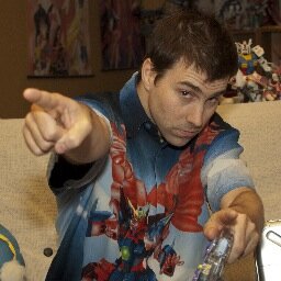 Geek accompli, créateur de Terminus Traduction, rédacteur au geek chialeux, ancien représentant de wakanim.tv et créateur et directeur du festival G-Anime