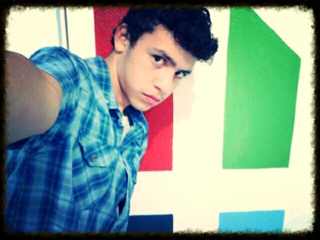 _______DEUS & JESUS_______ Integrante da banda WEW ( Vocal / Guitarra ) Ator ( ArtCena / Factus )