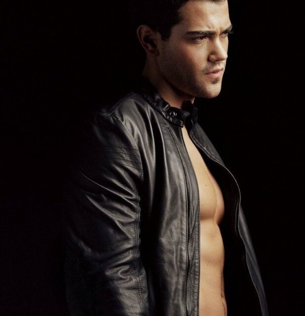 OOC for @BornInDauntless -21+ RP- #Page2Stage