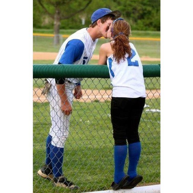 High school softball player in love with her baseball playing boyfriend | 15 | Pitcher & 2nd base | West Coast | I follow back ⚾❤