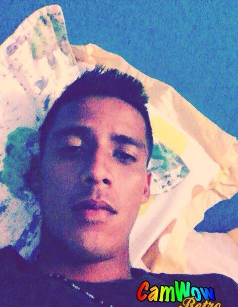 soy una persona muy divertido y alegre y amigable