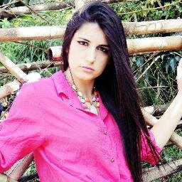 Não, não desista jamais ...
Não seja covarde nunca mais (♪'