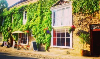 Brothertons Brasserie is an italian/british restaurant! We are a family run business in Woodstock and we have a lovely variety of foods to meet all tastes!