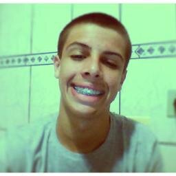 ''O incomodado que se mude,que eu to aqui pra incomodar''