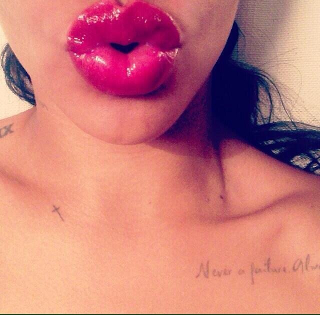 Rihanna navy for life ⚓❤⚓❤ #mtvhottest Rihanna