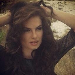  Hoje agradeço muito a Deus, por ter colocado alguém como você na minha vida, que me fez enxergar o que realmente é ser fã. @Lua_Blanco s2