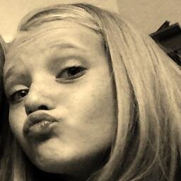 TWEET ME I have tweet wendsdays ask me any question ill awnser!!!