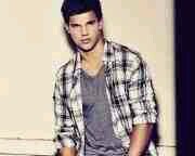 hi i am jacob black i am a good guy single and looking
