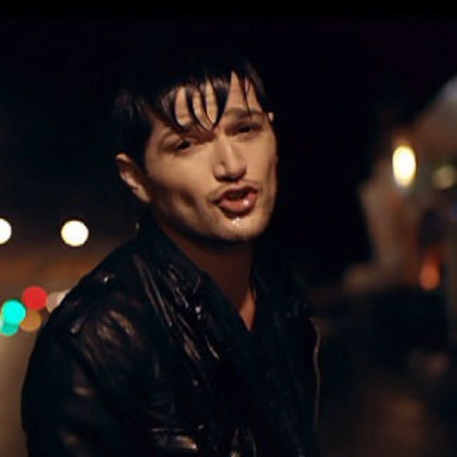 twitter page dedicated to my idols - the script.