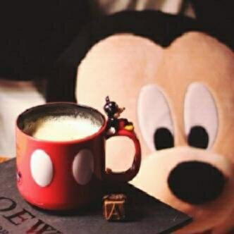 ‏‏آنثئ عشقهأ كتأبت الخواطر هأديہ كتومہ ومتعمقہ التفكير  
ب ععمر آلطعشأت ..♡~َ