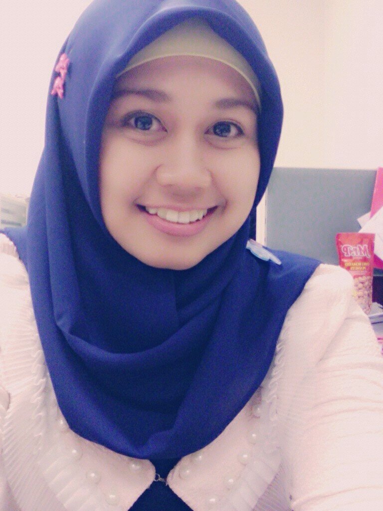 Just an ordinary girl with big curiousity who wanna  get to know the meaning of life