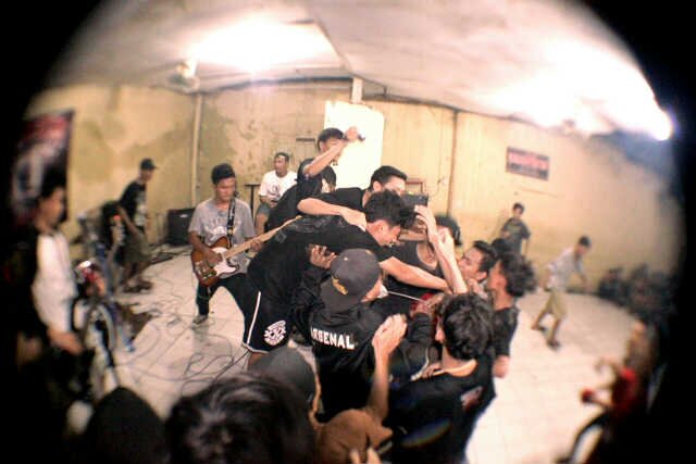 HC / PUNK merchandise : @onestepbackJHC Info : 088210003504