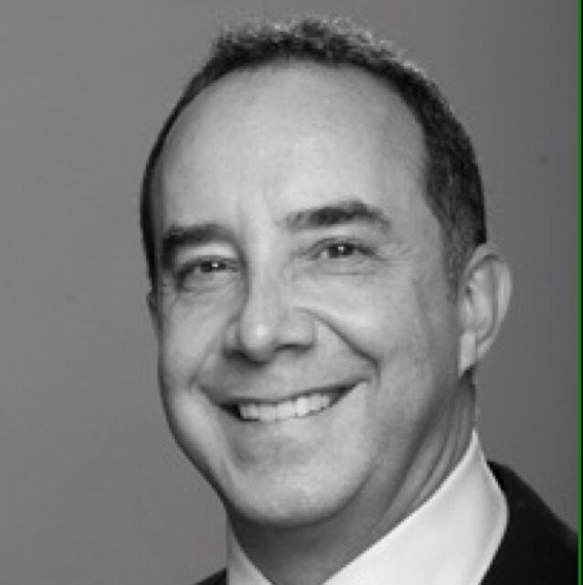 Family Man / Sports Fan and Residental RealEstate Broker  at @JamesonSIR ... like my facebook fanpage here: http://t.co/5lNRMOiN0Q
