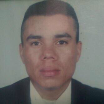 Nunca olvides que en la oscuridad, Dios es tu luz, en la tormenta, es tu paz, en la tristeza es tu fortaleza,   adelante cada día para obtener el éxito