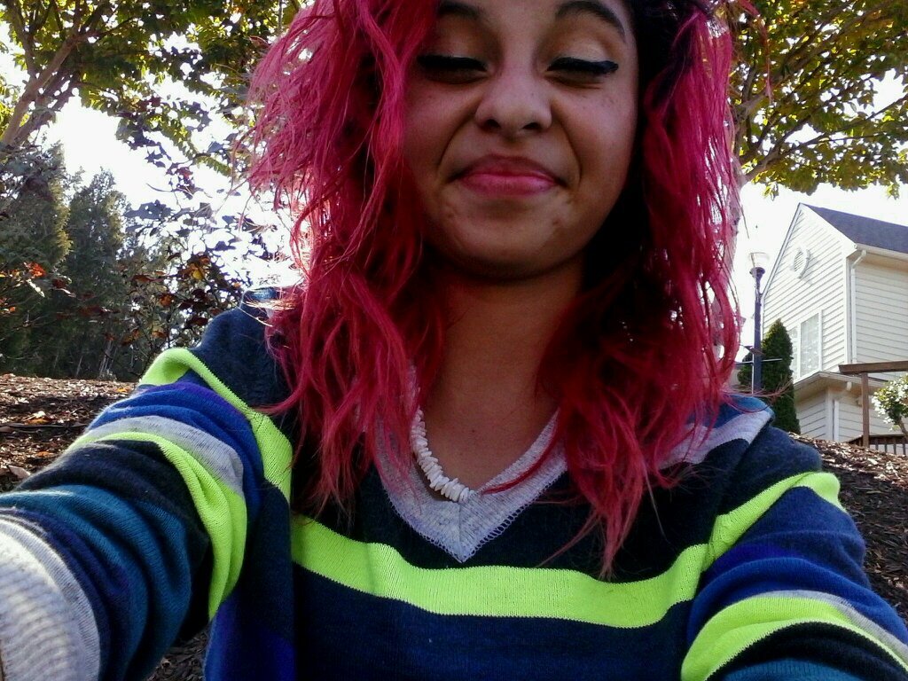 genesis abigail bonilla is ma name :P kevins my bestfriend (: | jhonatans my right hand | RIP travizo ♥ | Free candito & nadia .. ♥