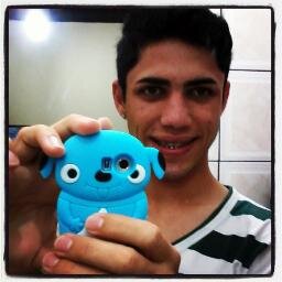 sou feliz, gosto de viver a vida, espero coisas boas mesmo em momentos que nada me leva a crêr, eu ainda acredito em um mundo melhor!