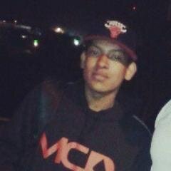 foda-se a sociedade que ainda me julga.
Eu vou zoar na rave eu vou de bike até a lua ♫♪
