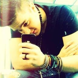 E de nada me serviria o pra sempre se eu não tivesse o teu sorriso para me guiar. (@luansantana). cpl. 
since: 22/08/2011.