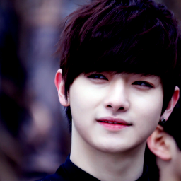 ` ↷ ✩ — Verified Roleplayer @paperstarsrp┊Ray of C-Clown┊#94liner┊✌food-raiding warlock to sujin's witch ; eunji's chef umma ✩