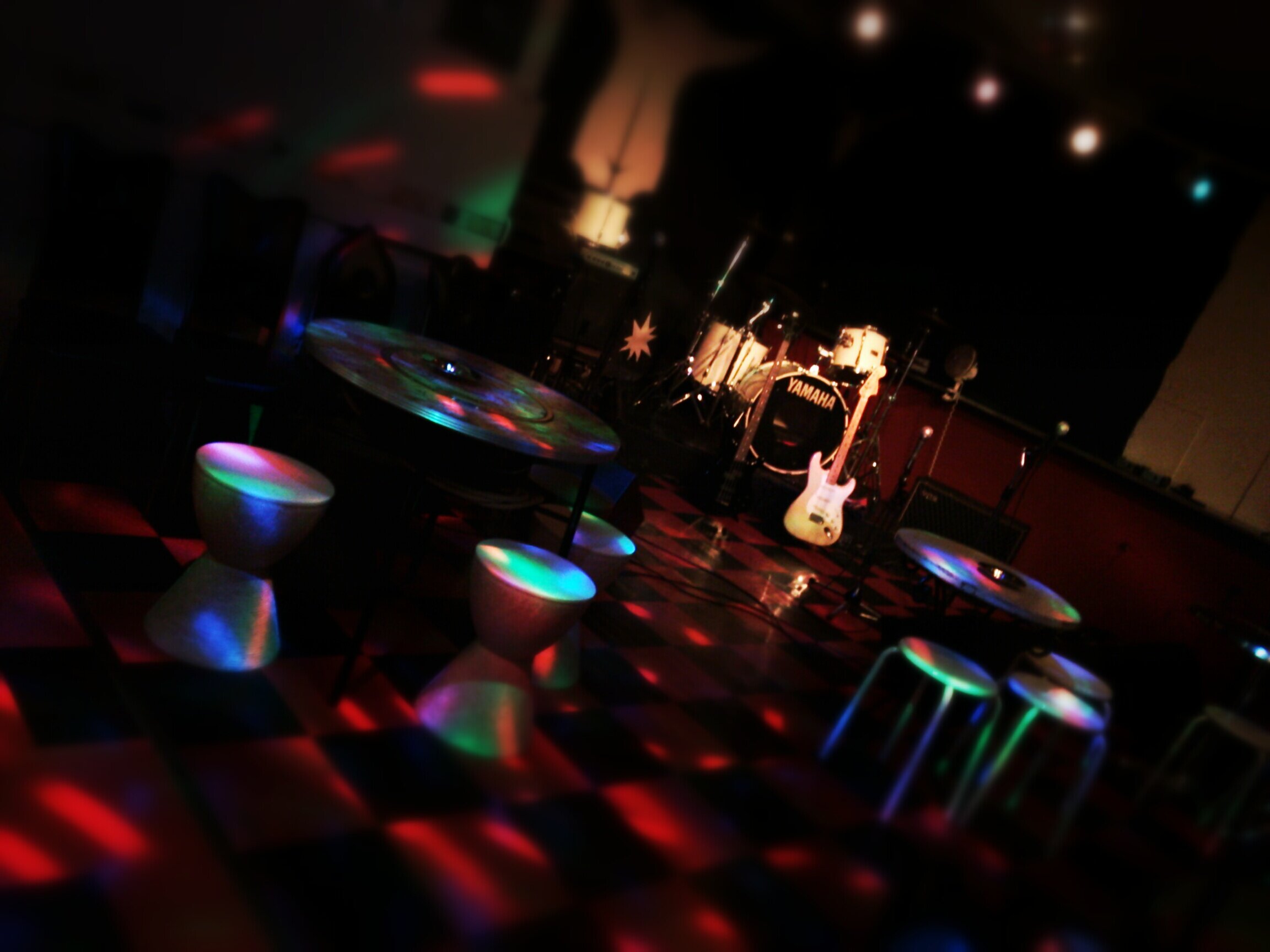 新宿二丁目にあるLive Bar 『新宿UNDERGROUND Azzitto1224』です。毎日の営業情報他をつぶやきます。
出演BAND随時募集中!BAR営業時には気軽に呑みに来てください♪
Tel:0333538993
mail:azzitto1224_shinjuku@yahoo.co.jp