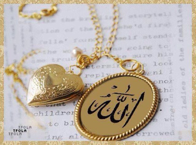 أناابنة تلك المرأة الصبورة التي علمتني أن لاحاجة لي عند مخلوق وأن الله معي دائما هي أحد أقداري السعيدة ستبقين لي لباس فخر طوال حياتي ياجنتي