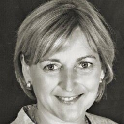 Director of Marketing @UniofNewcastle All views my own (especially the good ones!)