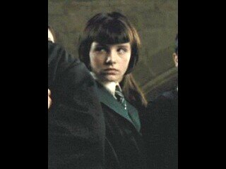 Pansy_Utbot's profile picture. 드레이코 넘보지 마. @magicnotice (프로필사진은 팬시 파킨슨 배우의 성인사진을 사용합니다)